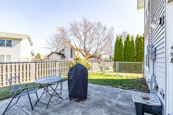 $380,000 | 1577 Pinetree Drive, Gurnee, IL 60031