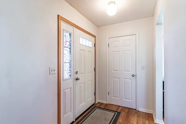 $380,000 | 1577 Pinetree Drive, Gurnee, IL 60031