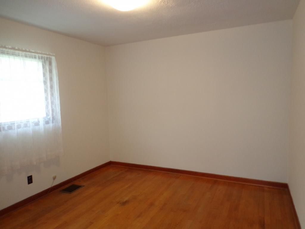 869 Allison Road Piney Flats, TN 37686 - Photo 13 of 19 Photo 13
