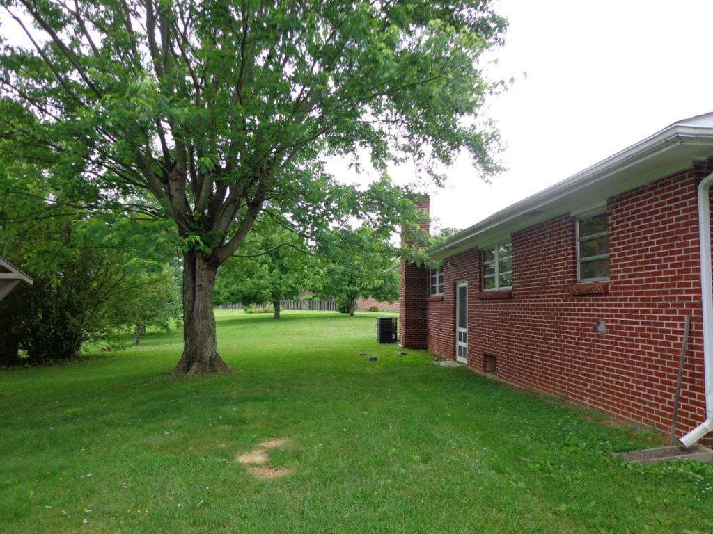 869 Allison Road Piney Flats, TN 37686 - Photo 8 of 19 Photo 8