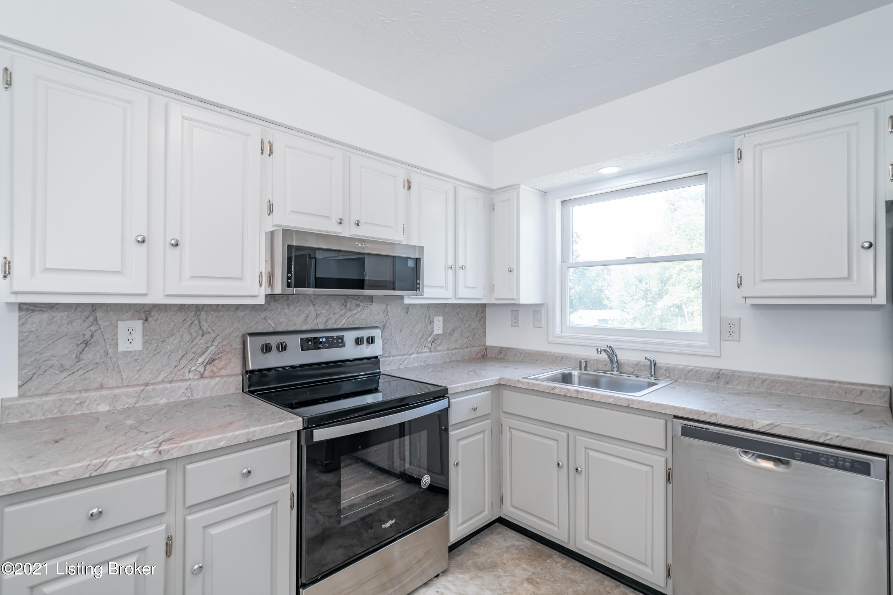 4670 Hopewell Road Louisville, KY 40299 - Photo 7 of 33 4670 Hopewell Rd L-21