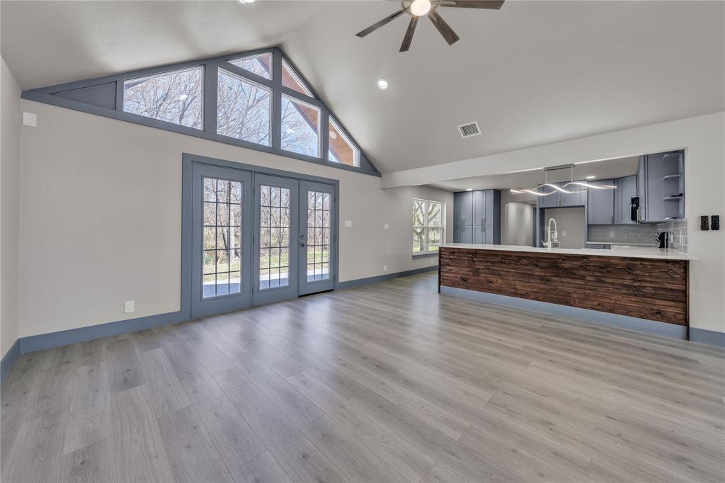 118 Old Authon Lane Weatherford, TX 76088 - Photo 3 of 24