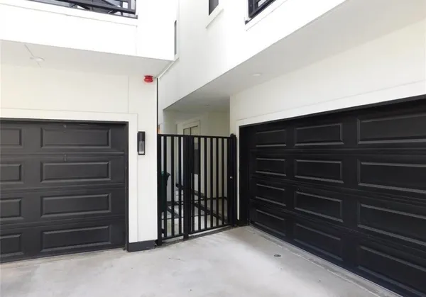 $3,200 | 4506 Austin Street, Unit A, Houston, TX 77004