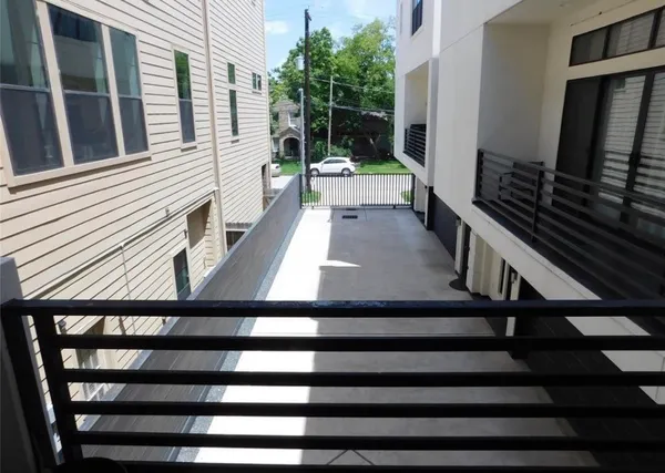 $3,200 | 4506 Austin Street, Unit A, Houston, TX 77004