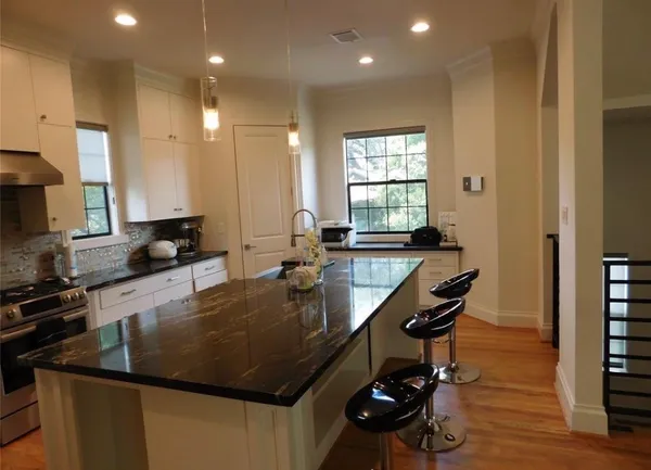 $3,200 | 4506 Austin Street, Unit A, Houston, TX 77004