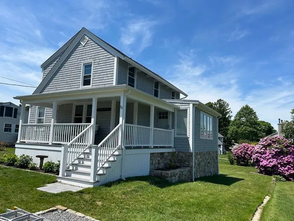 $3,000 | 29 Bayview Avenue, Unit 1, Dartmouth, MA 02748