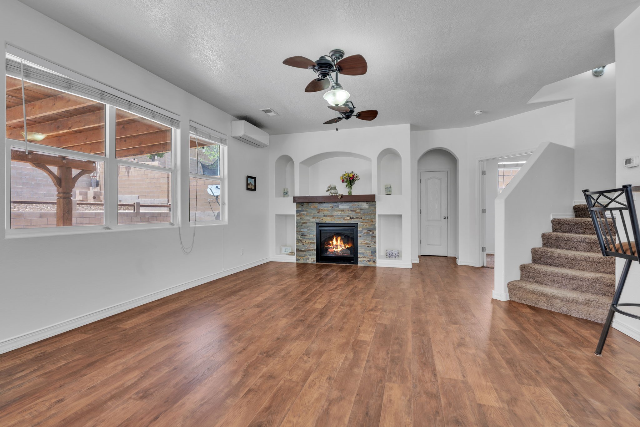 6914 Wrangell Loop Northeast Rio Rancho, NM 87144 - Photo 17 of 61 Living Room