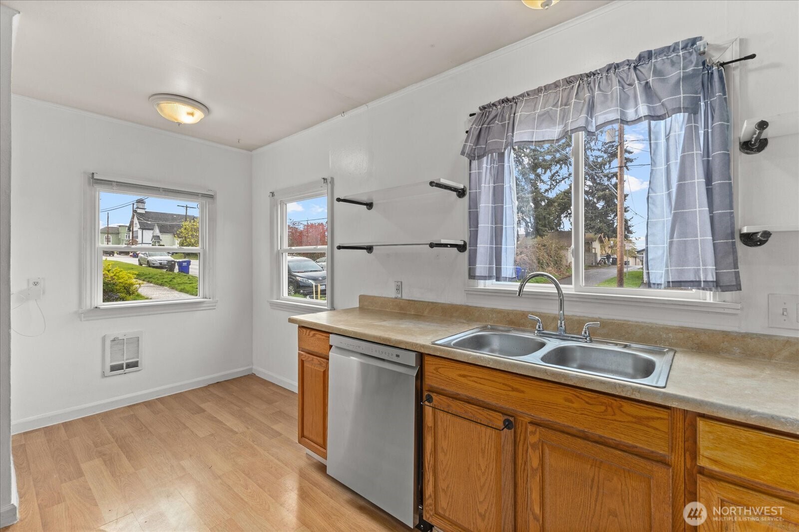 1812 23rd Street Everett, WA 98201 - Photo 12 of 24