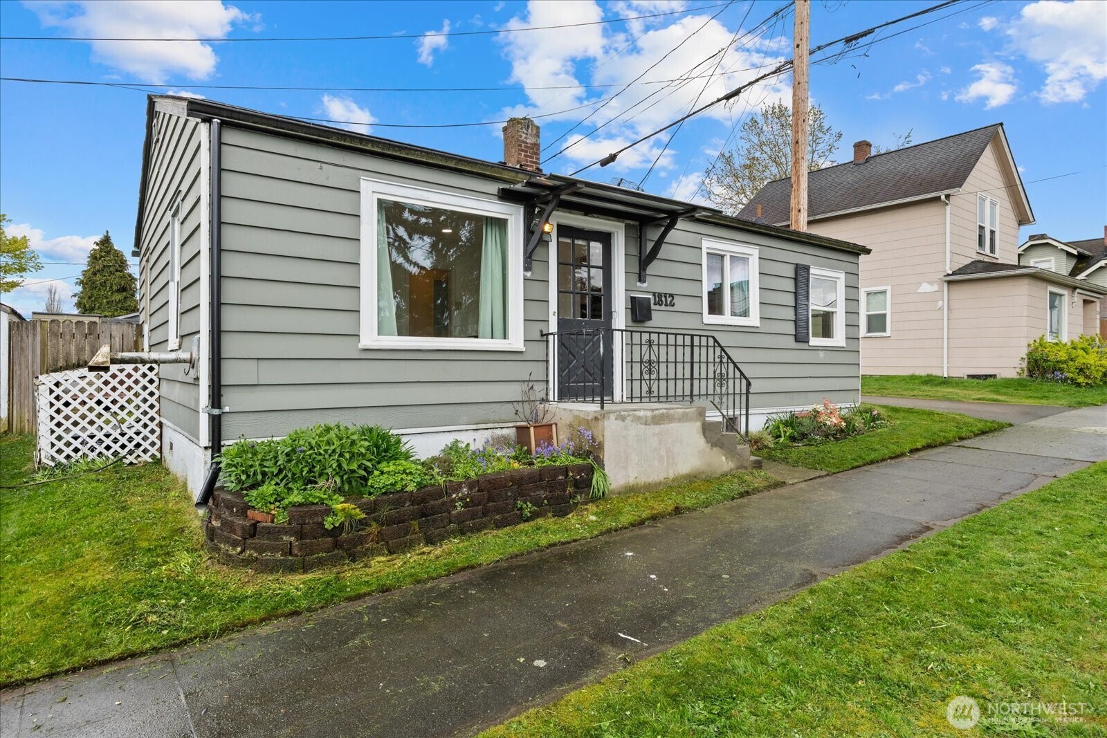 1812 23rd Street Everett, WA 98201 - Photo 2 of 24