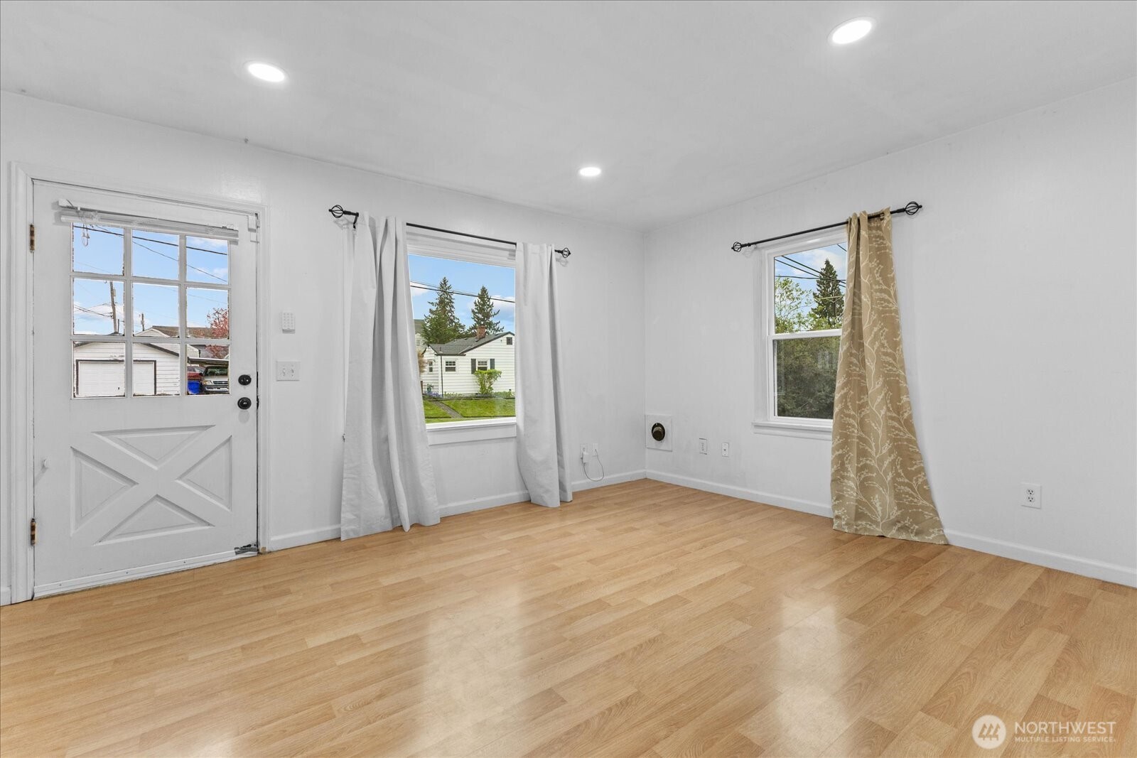 1812 23rd Street Everett, WA 98201 - Photo 3 of 24