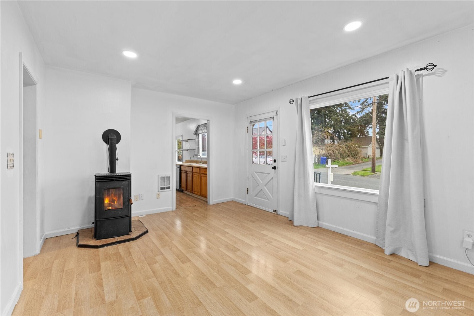 1812 23rd Street Everett, WA 98201 - Photo 4 of 24