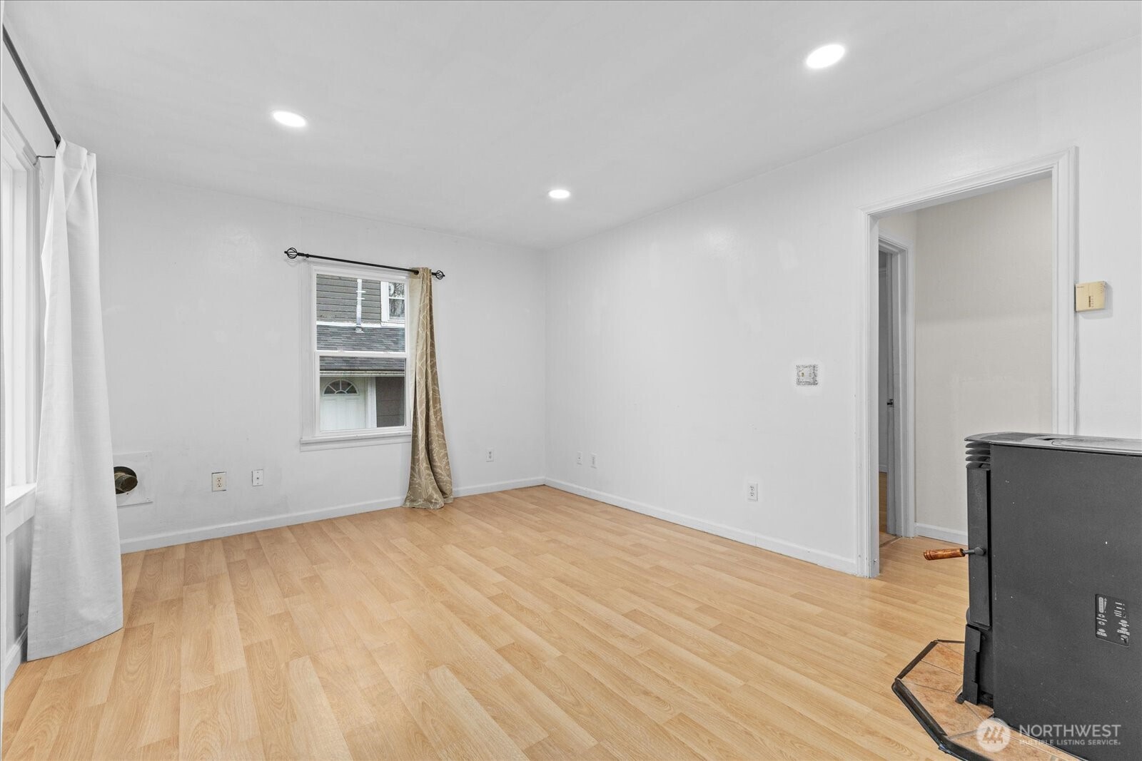 1812 23rd Street Everett, WA 98201 - Photo 5 of 24