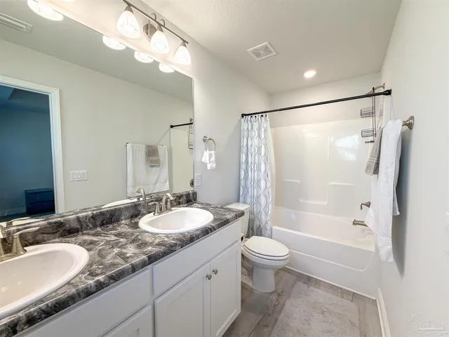 $1,900 | 392 Hilburn Lane, Pensacola, FL 32504