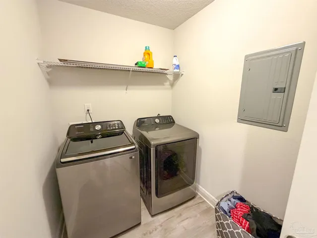 $1,900 | 392 Hilburn Lane, Pensacola, FL 32504