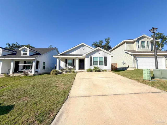 $1,900 | 392 Hilburn Lane, Pensacola, FL 32504