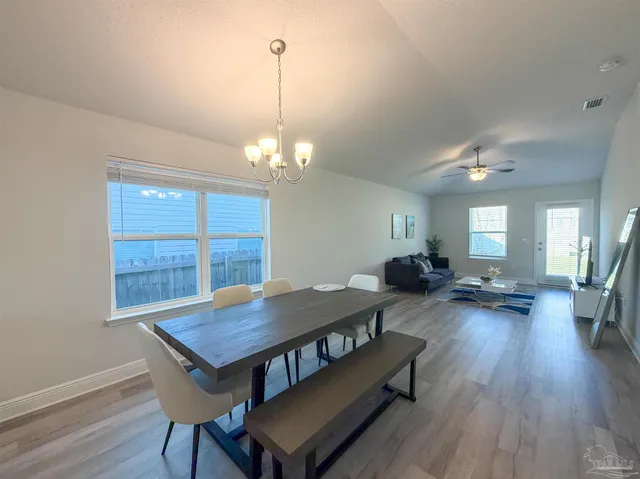 $1,900 | 392 Hilburn Lane, Pensacola, FL 32504