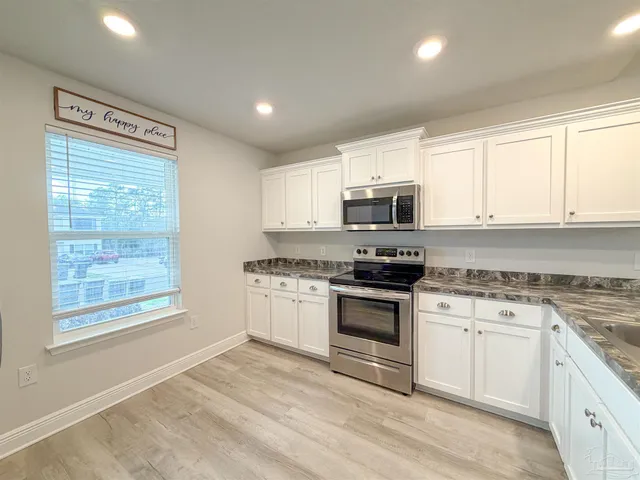 $1,850 | 392 Hilburn Lane, Pensacola, FL 32504