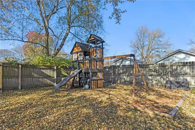 $240,000 | 435 North Chestnut Street, Olathe, KS 66061