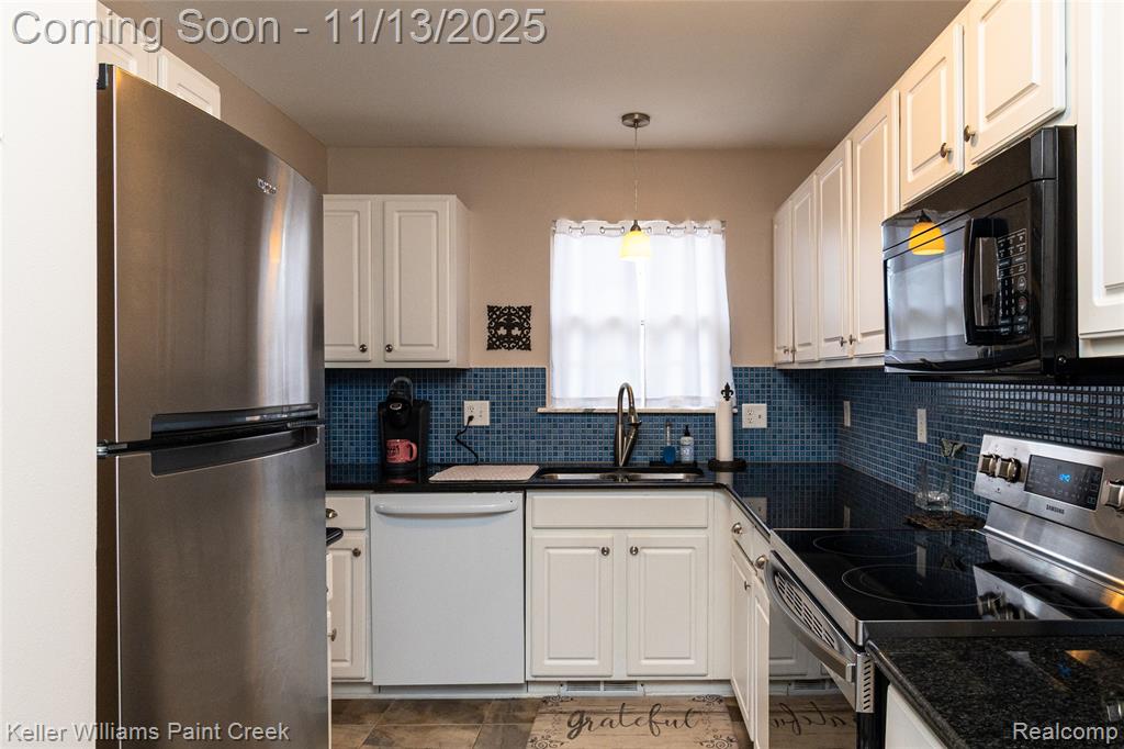 1848 Flagstone Circle Rochester, MI 48307 - Photo 17 of 41 Gallery Image 17