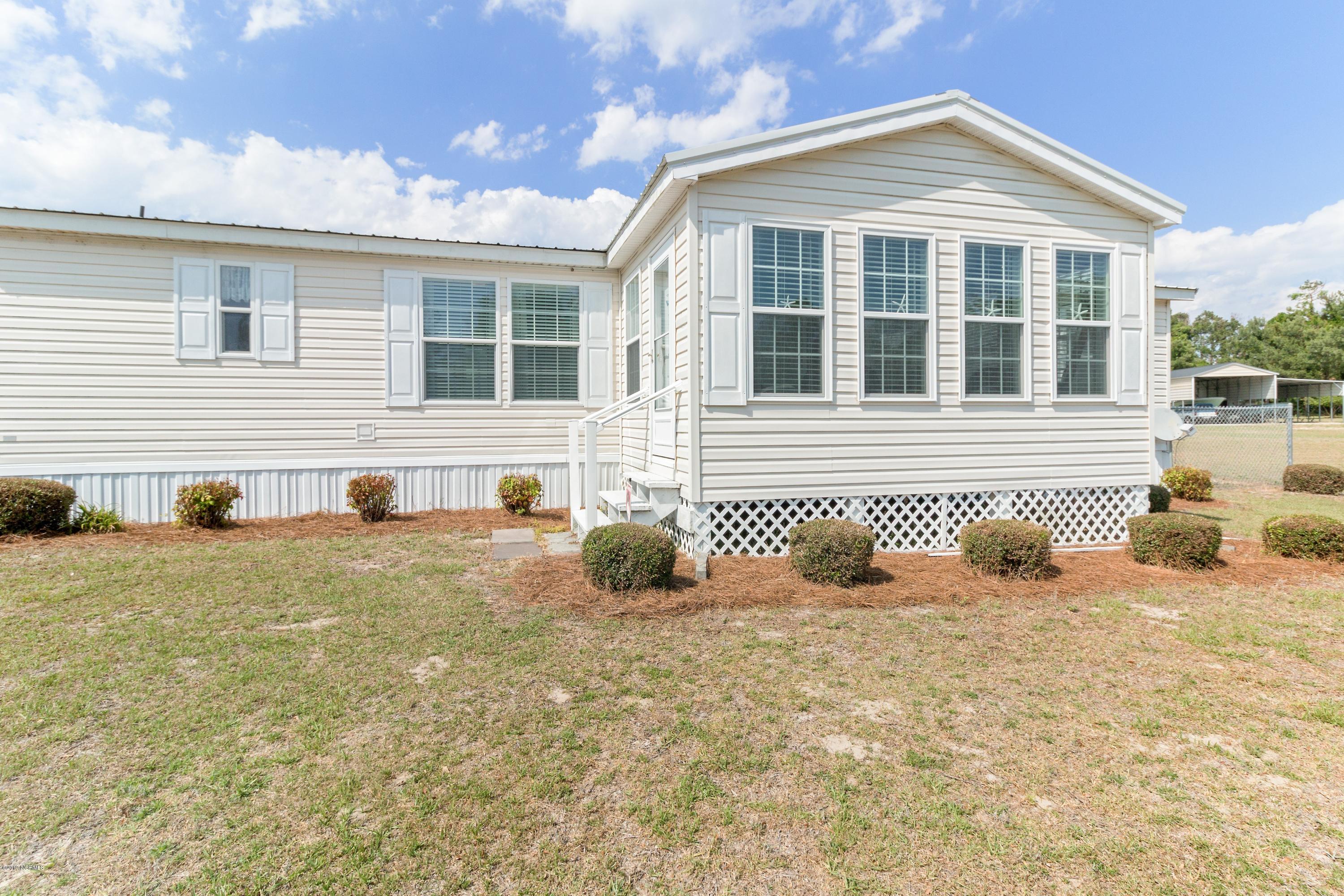 121 Bay Landing Road Swansboro, NC 28584 - Photo 3 of 23 IMG_6124