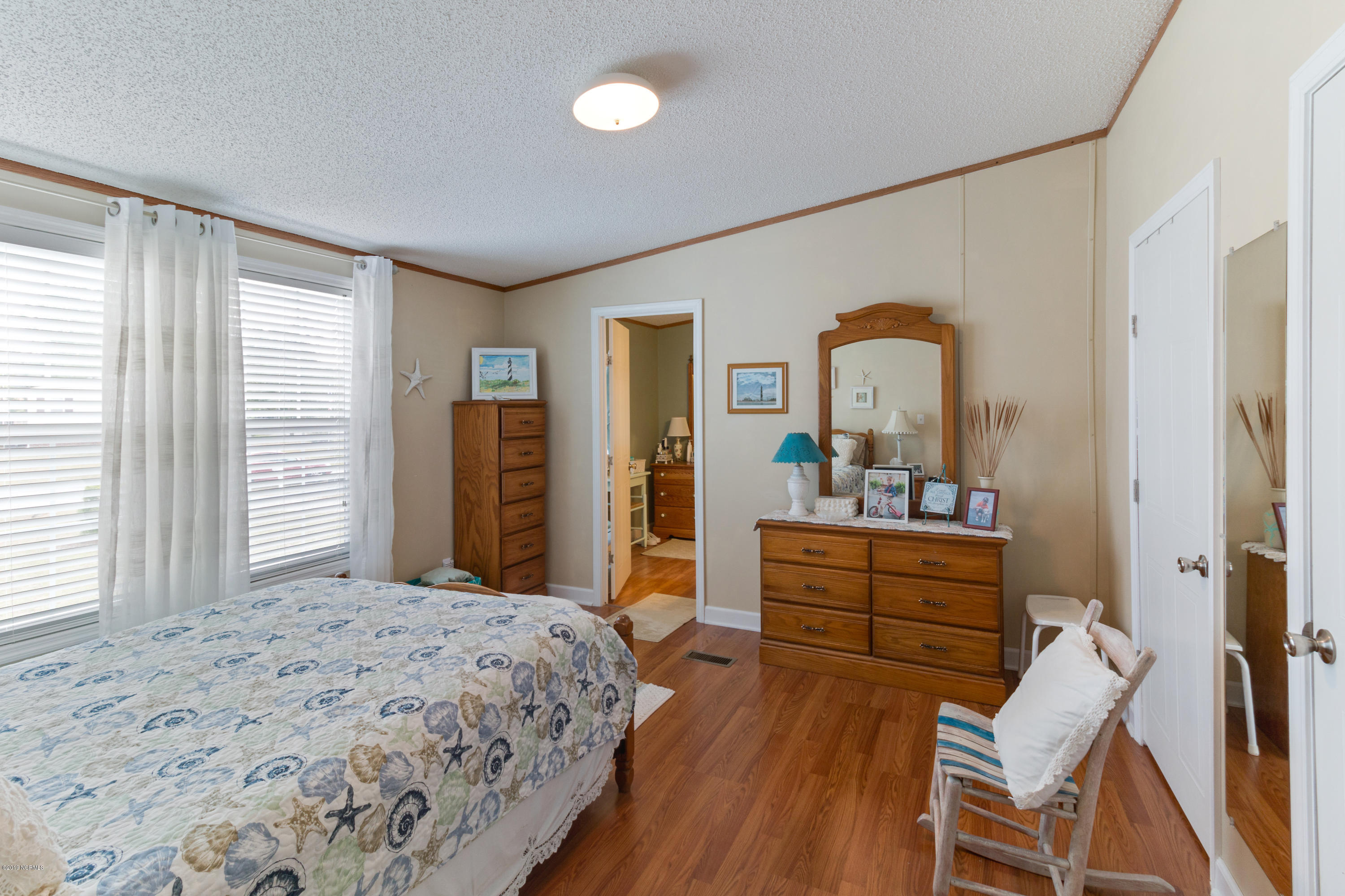 121 Bay Landing Road Swansboro, NC 28584 - Photo 8 of 23 IMG_6150