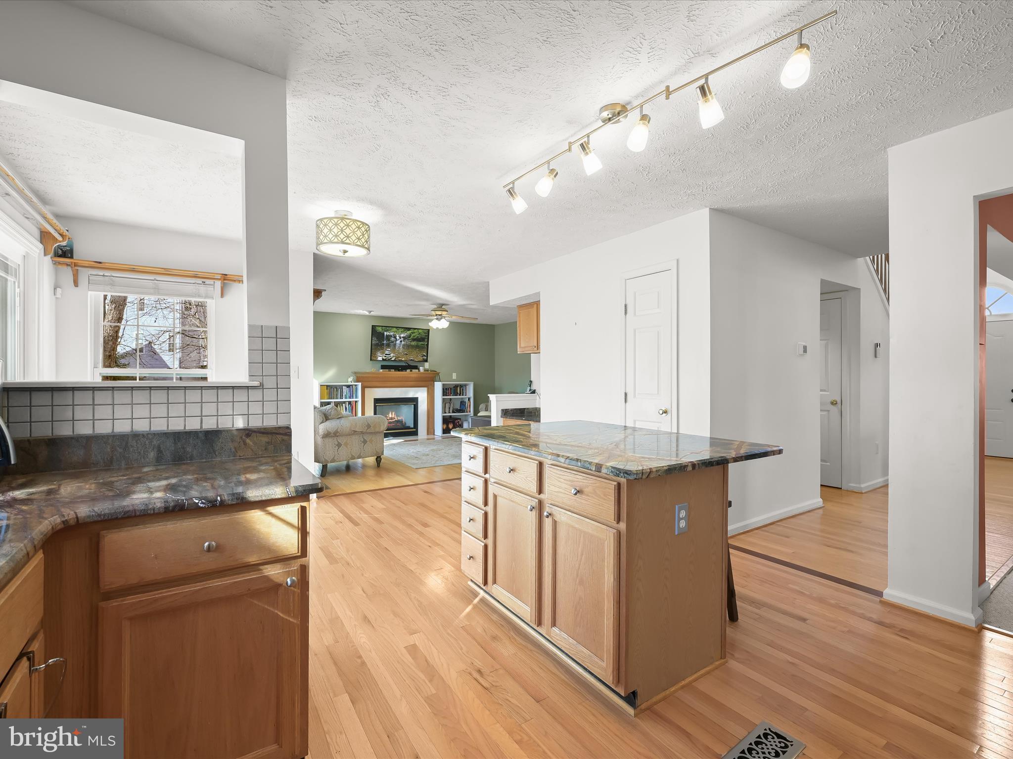 2333 Golden Chapel Road Odenton, MD 21113 - Photo 16 of 62 Kitchen