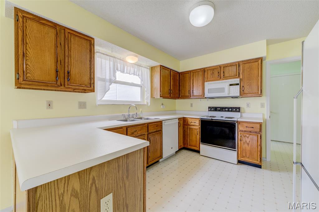 2143 Alexandria Row O'Fallon, MO 63368 - Photo 11 of 37