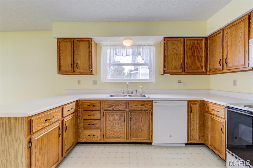 2143 Alexandria Row O'Fallon, MO 63368 - Photo 12 of 37