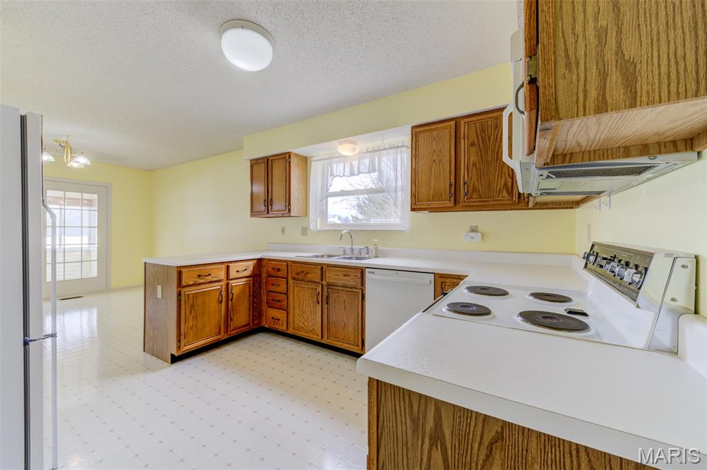 2143 Alexandria Row O'Fallon, MO 63368 - Photo 13 of 37