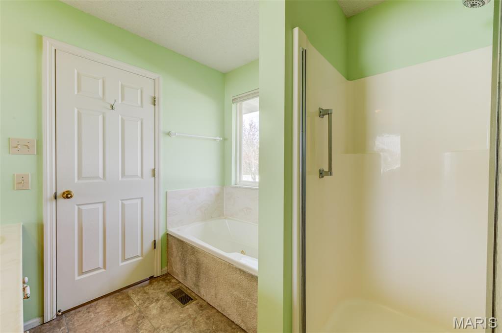 2143 Alexandria Row O'Fallon, MO 63368 - Photo 22 of 37