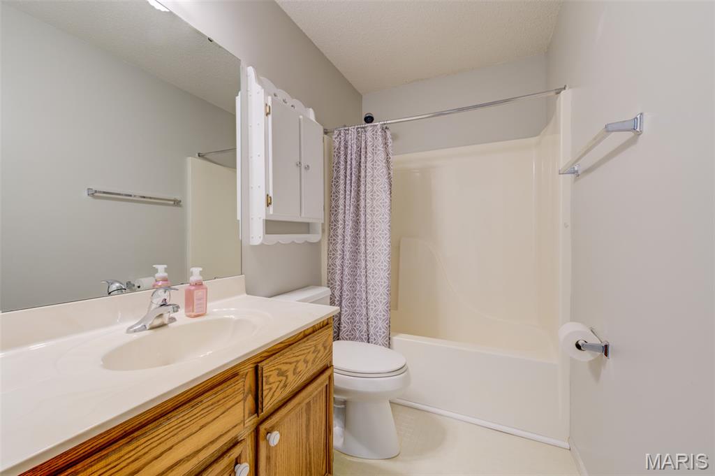 2143 Alexandria Row O'Fallon, MO 63368 - Photo 30 of 37