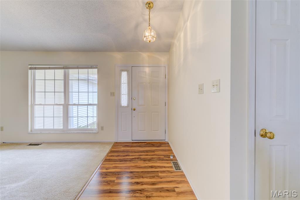 2143 Alexandria Row O'Fallon, MO 63368 - Photo 3 of 37