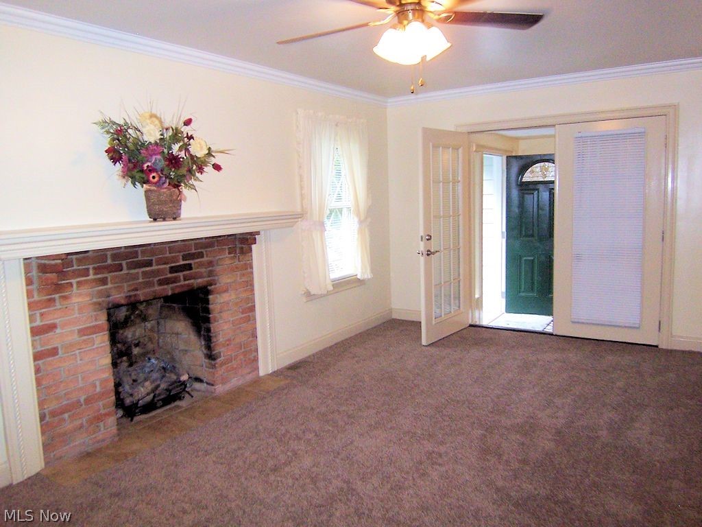 6857 Chestnut-Ridge Road Hubbard, OH 44425 - Photo 8 of 27 Spacious living room with fireplace