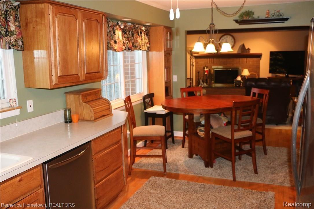11811 North Canton Center Road Plymouth, MI 48170 - Photo 3 of 29 IMG_3137.JPG