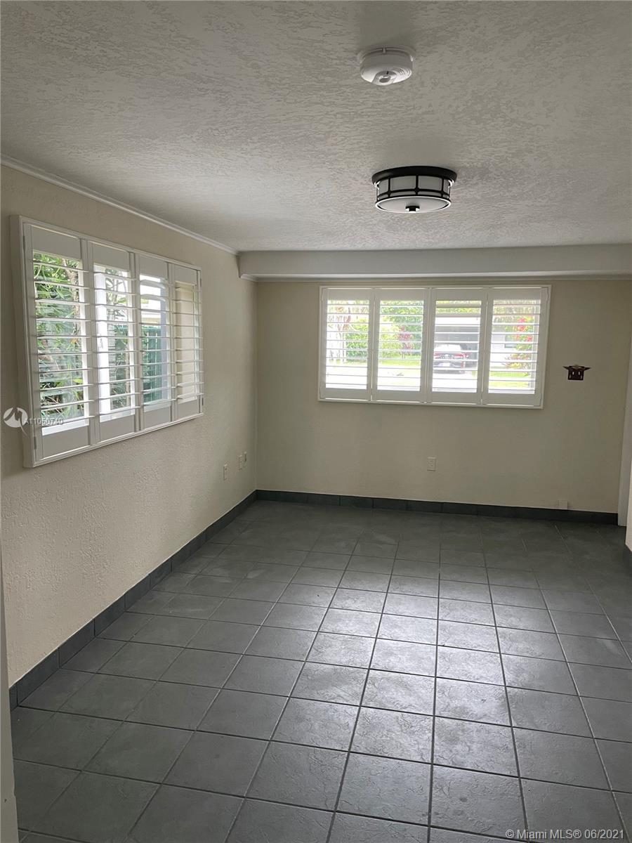 8570 Southwest 125th Street Miami, FL 33156 - Photo 13 of 18