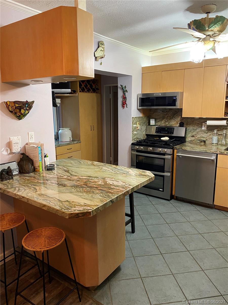 8570 Southwest 125th Street Miami, FL 33156 - Photo 4 of 18