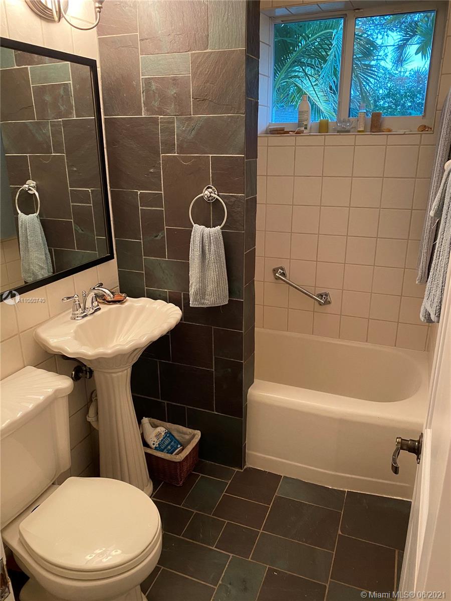 8570 Southwest 125th Street Miami, FL 33156 - Photo 9 of 18