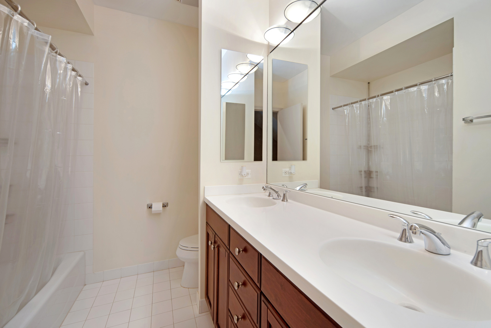 1137 West Monroe Street, Unit 8 Chicago, IL 60607 - Photo 13 of 25