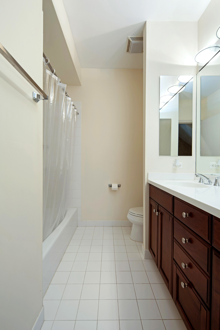 1137 West Monroe Street, Unit 8 Chicago, IL 60607 - Photo 17 of 25