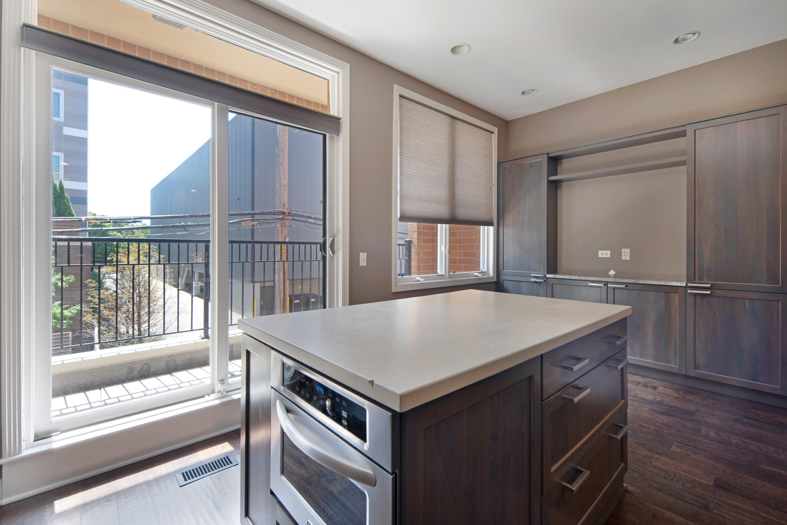 1137 West Monroe Street, Unit 8 Chicago, IL 60607 - Photo 8 of 25