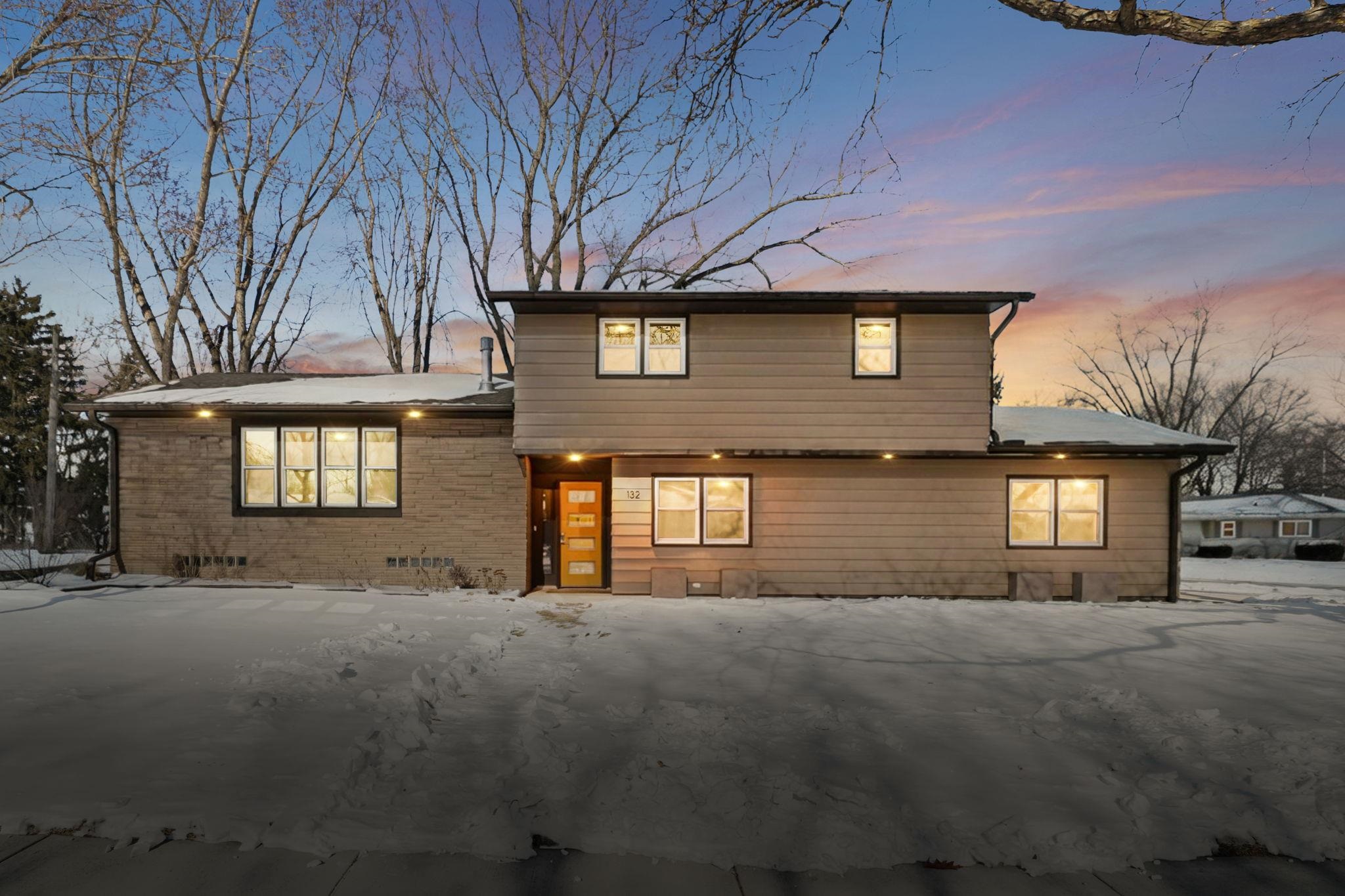 132 West MacArthur Street Sun Prairie, WI 53590 - Photo 1 of 36