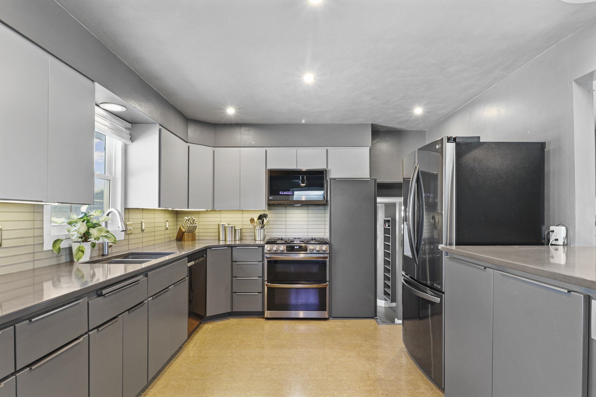 132 West MacArthur Street Sun Prairie, WI 53590 - Photo 9 of 36