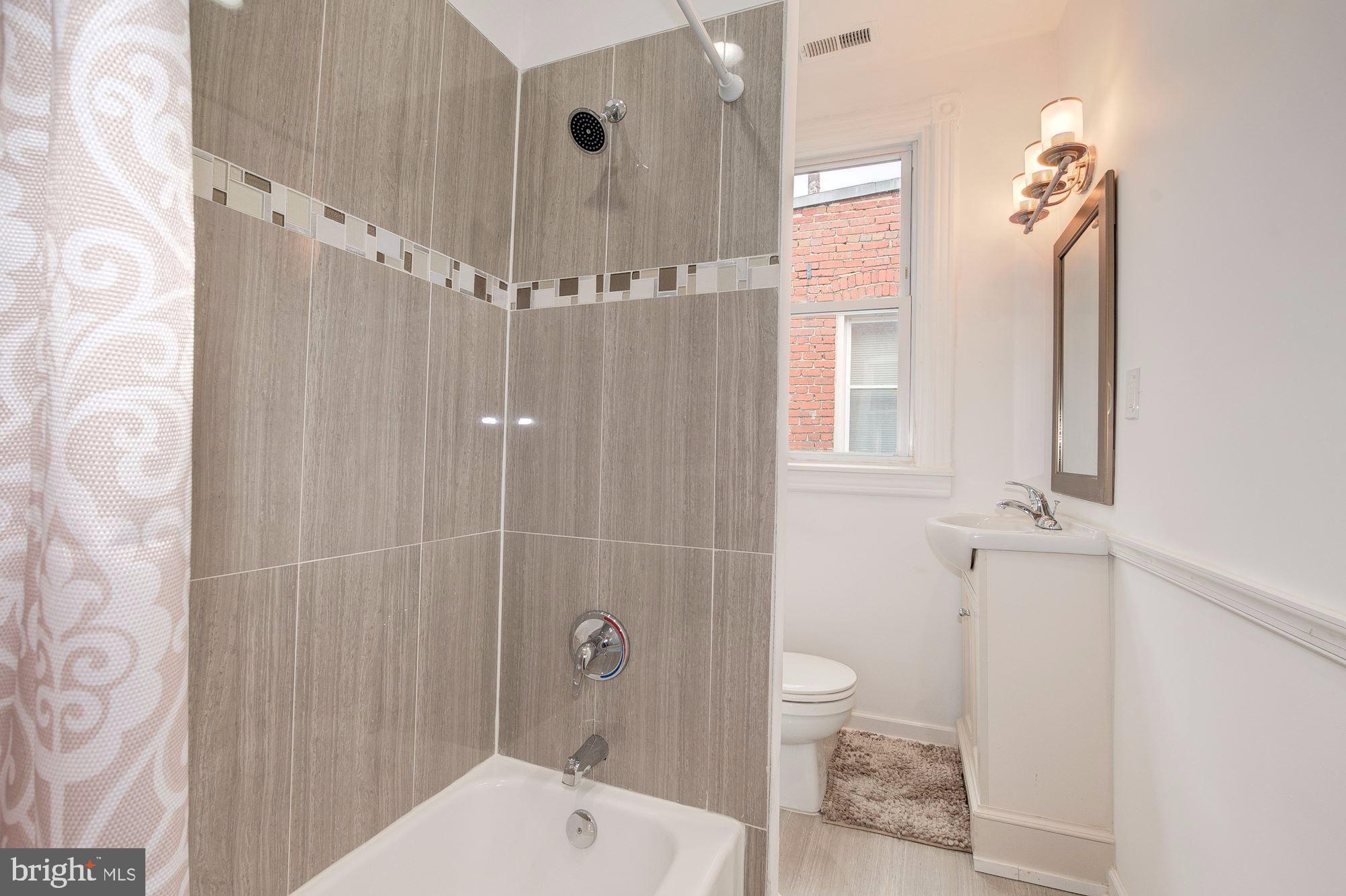 747 Park Road Northwest Washington, DC 20010 - Photo 25 of 37 Full Bath