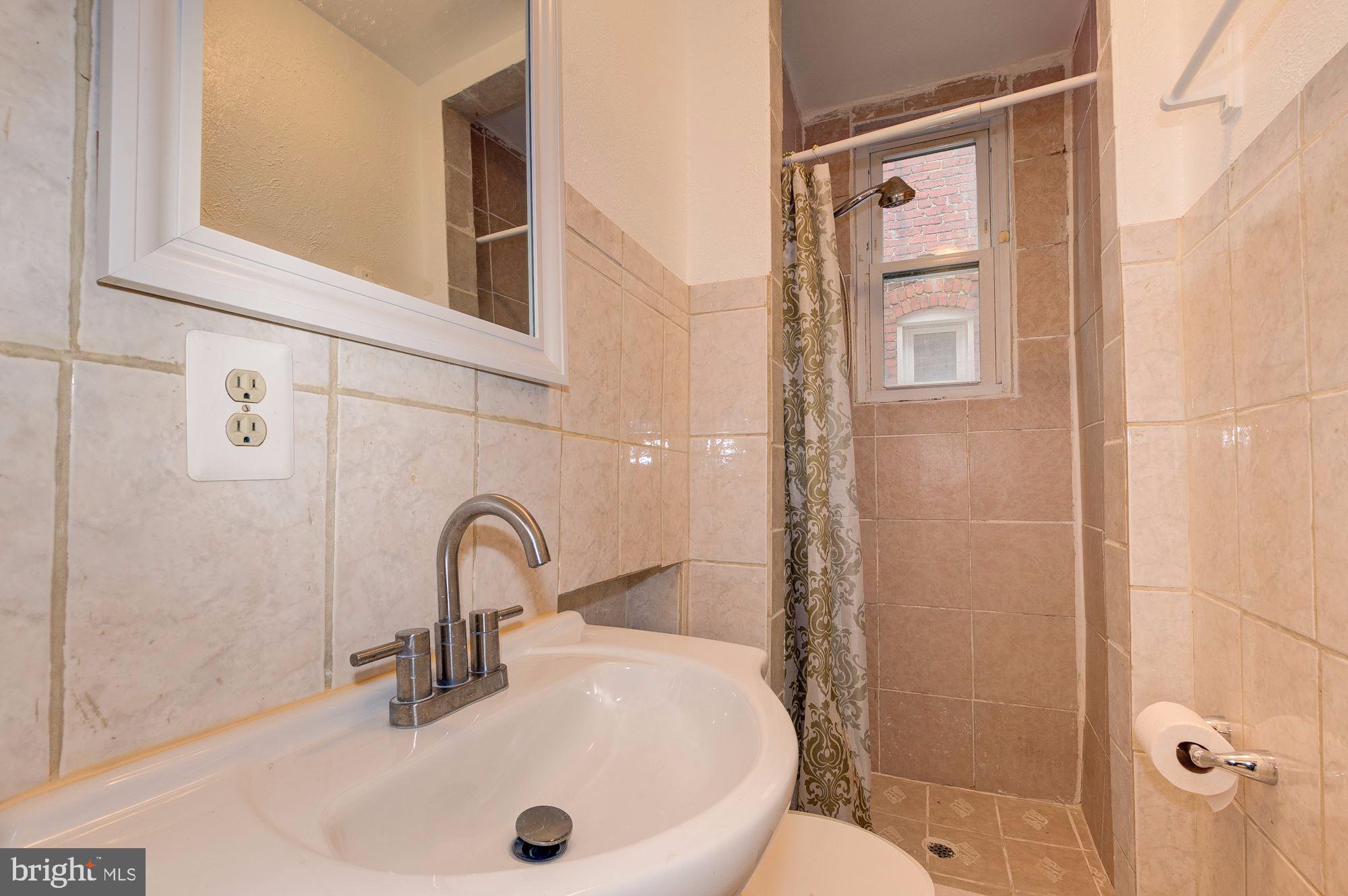 747 Park Road Northwest Washington, DC 20010 - Photo 26 of 37 Full Bath