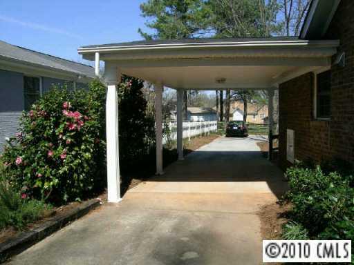3209 Goneaway Road Charlotte, NC 28210 - Photo 2 of 8 Gallery Image 2