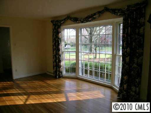 3209 Goneaway Road Charlotte, NC 28210 - Photo 4 of 8 Gallery Image 4