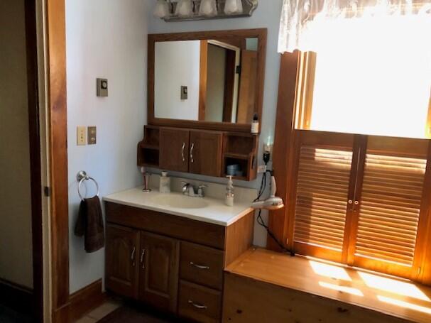 86 Summer Street Dover-Foxcroft, ME 04426 - Photo 17 of 32 Paydos 133
