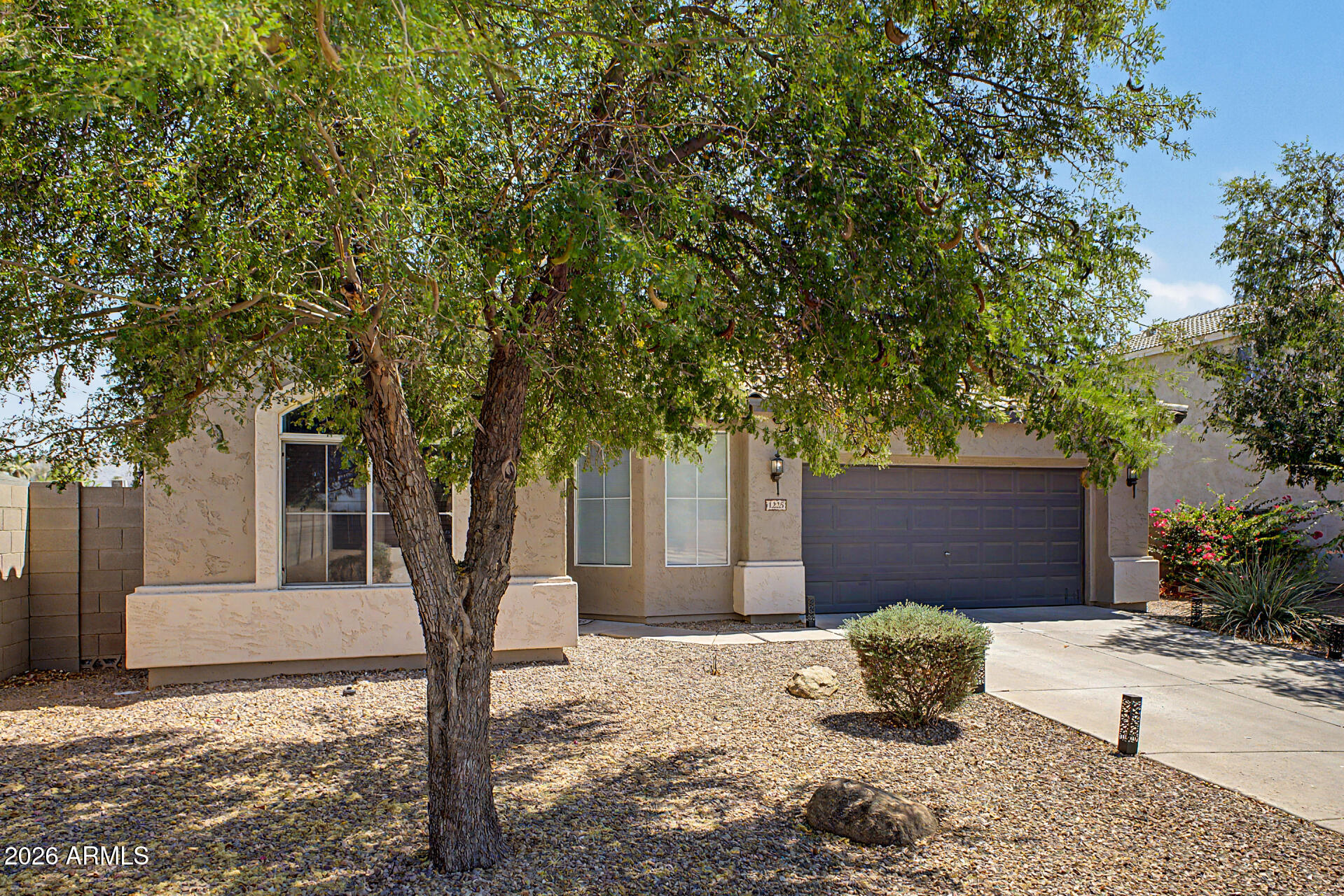 1225 Grenadine Road Phoenix, AZ 85040 - Photo 2 of 36