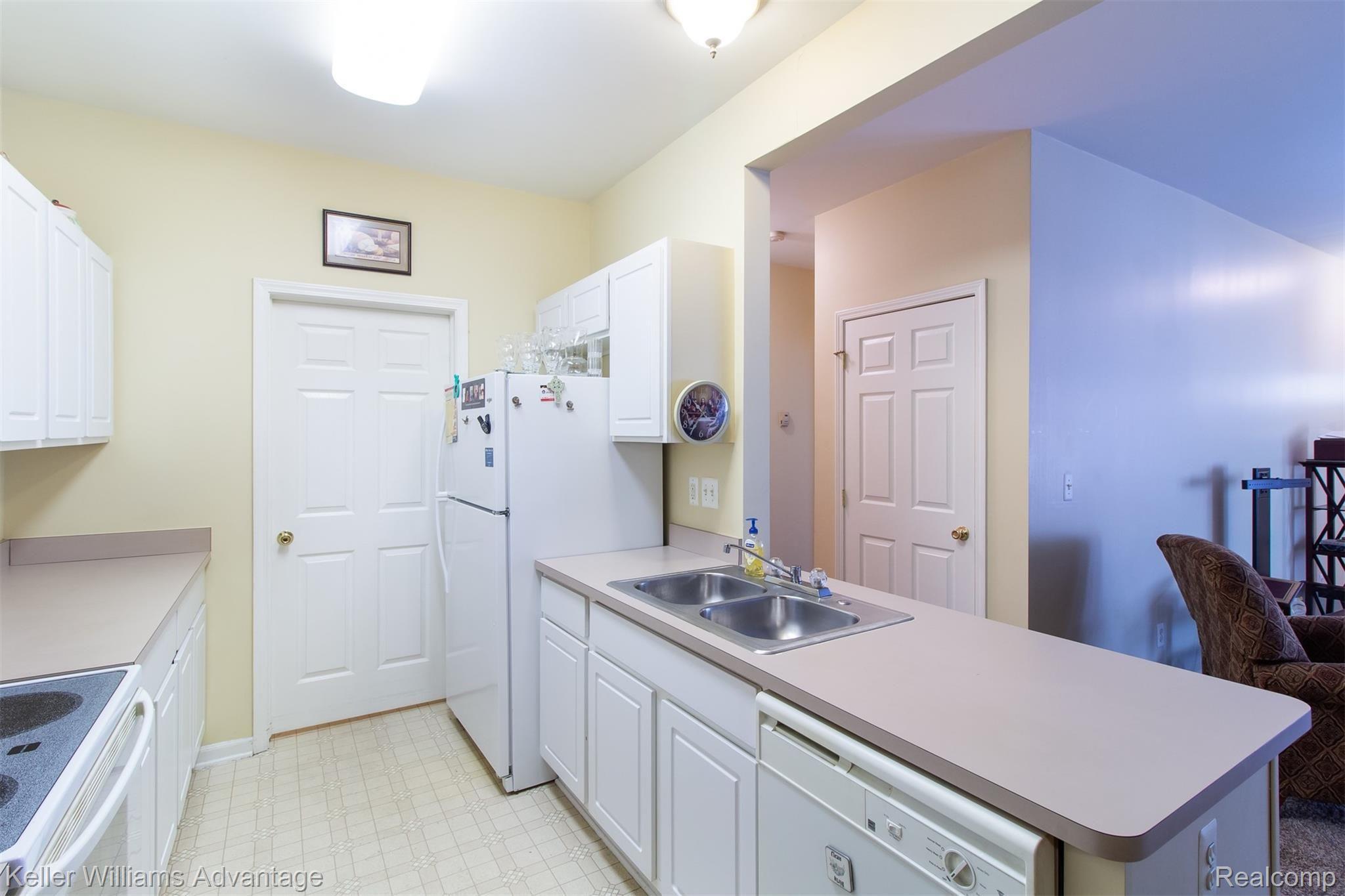 11760 Farmington Road Livonia, MI 48150 - Photo 12 of 24 FarmingtonRd_11760_Kitchen_02.jpg
