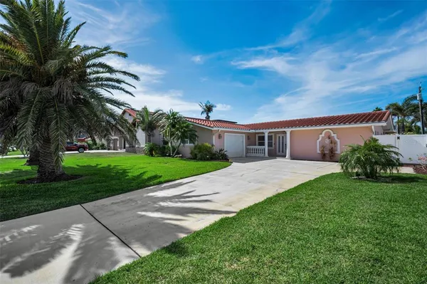 $900,000 | 111 17th Street, Belleair Beach, FL 33786